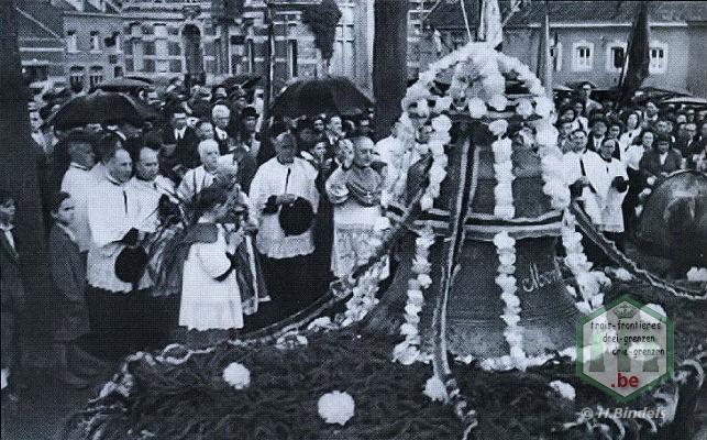 Bénédiction des cloches par Mgr. Kerkhofs